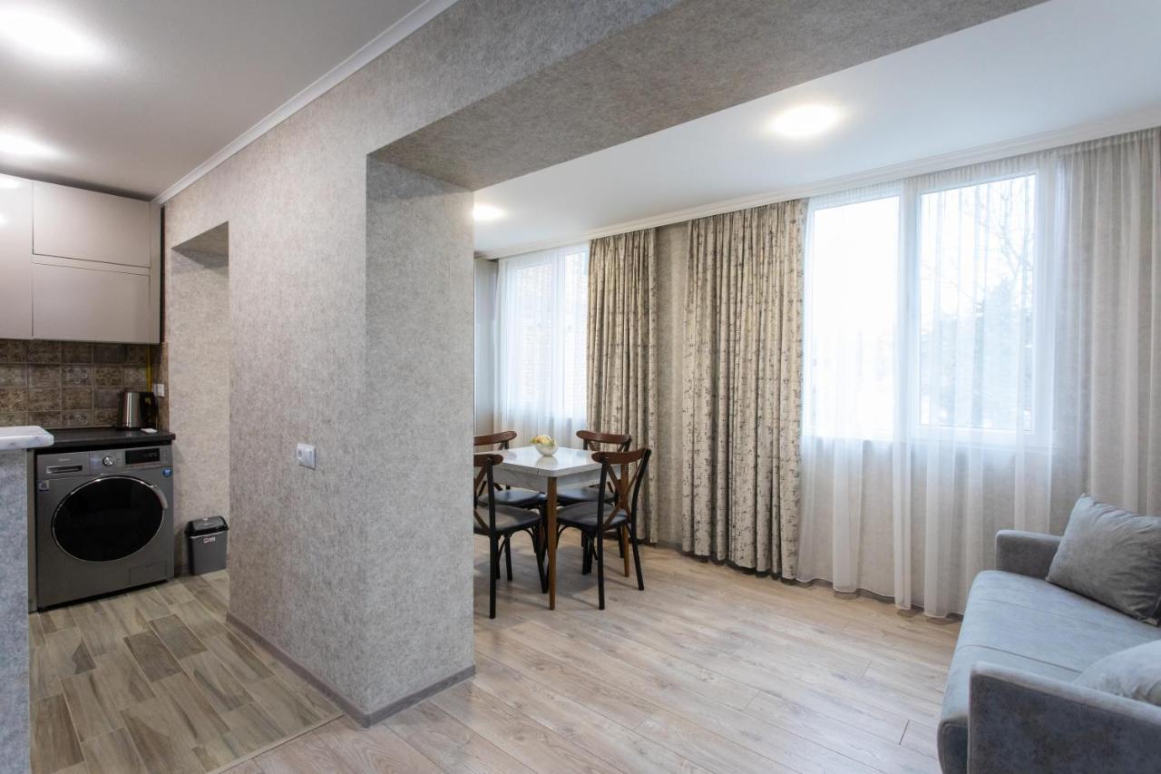Ninia'S Apartment Kutaisi Zewnętrze zdjęcie