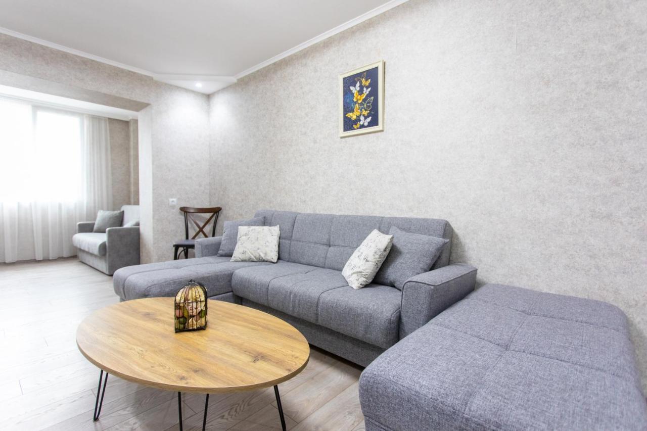 Ninia'S Apartment Kutaisi Zewnętrze zdjęcie