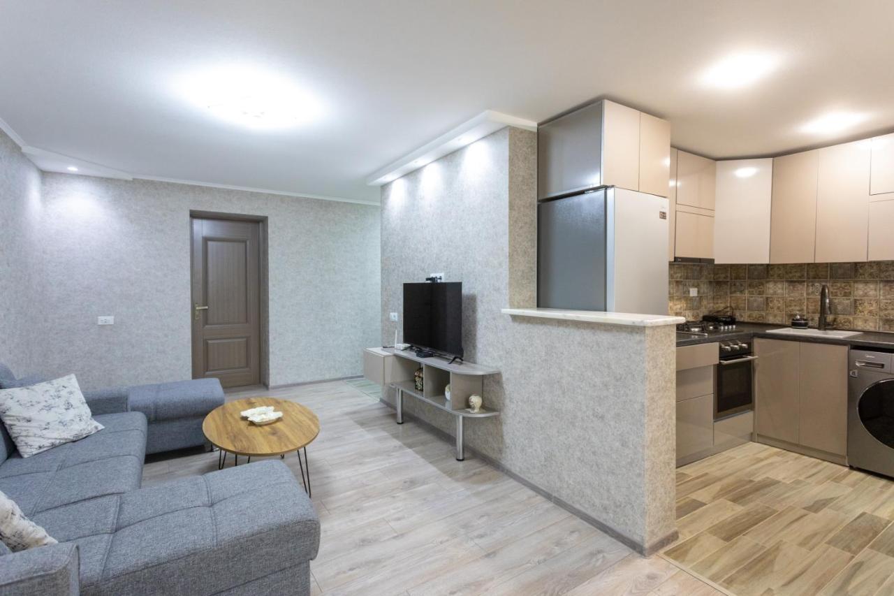 Ninia'S Apartment Kutaisi Zewnętrze zdjęcie