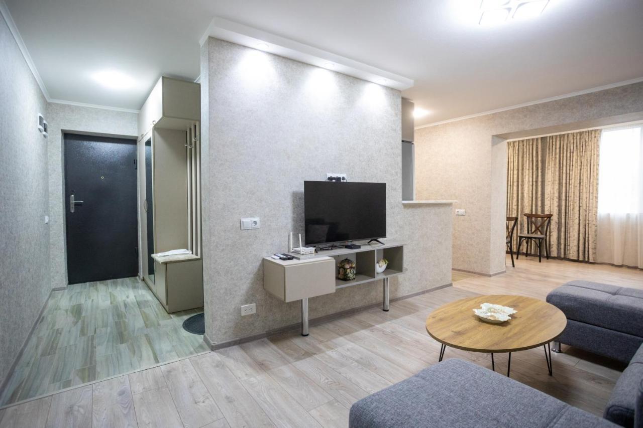 Ninia'S Apartment Kutaisi Zewnętrze zdjęcie