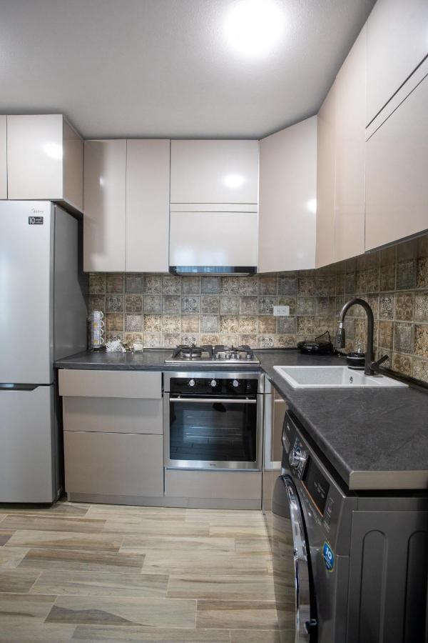 Ninia'S Apartment Kutaisi Zewnętrze zdjęcie
