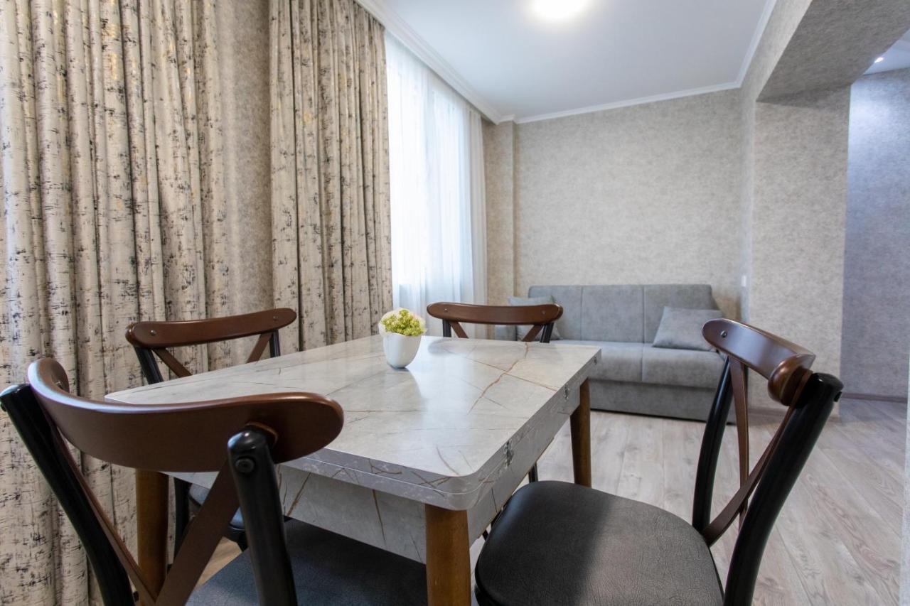 Ninia'S Apartment Kutaisi Zewnętrze zdjęcie